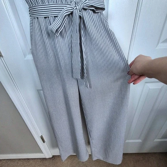Monteau white gray pinstripe halter top wide leg‎ jumpsuit womens small - Picture 7 of 12